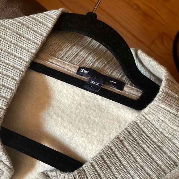 Gap button now sweat jacket - Picture 2 of 2